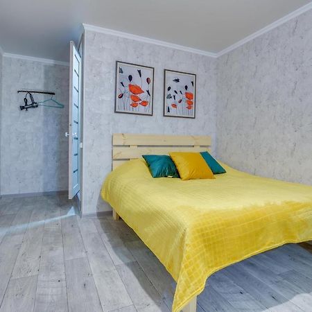 YourHouse на Розыбакиева Утепова Алматы Экстерьер фото